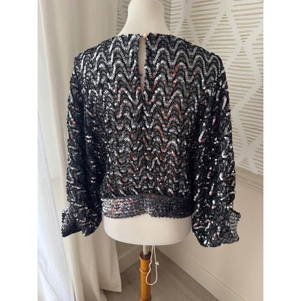 Sakowitz Medium Vintage Black & Silver Sequin Balloon Sleeve Stretchy Top - Picture 4 of 8